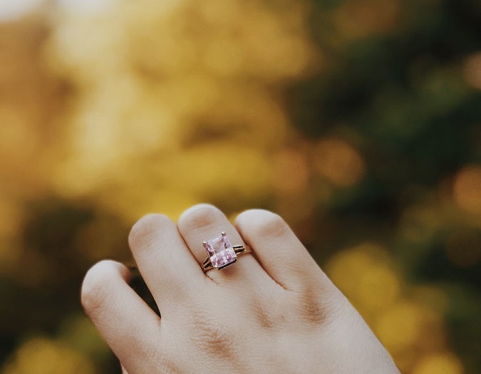 Des conseils pour choisir sa bague de fiançailles