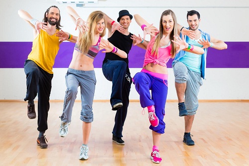 Faire de la Zumba pour se remettre en forme tout en s'amusant